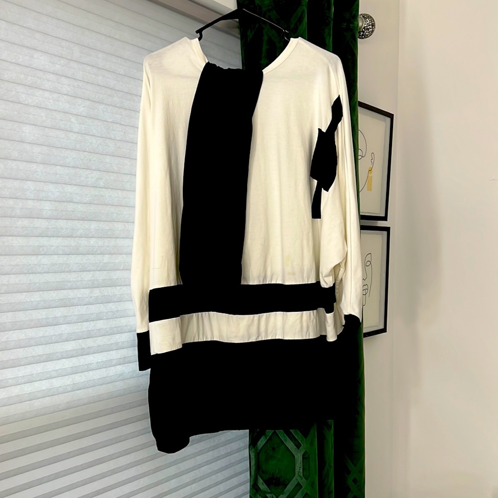 Sweatsuit black and white